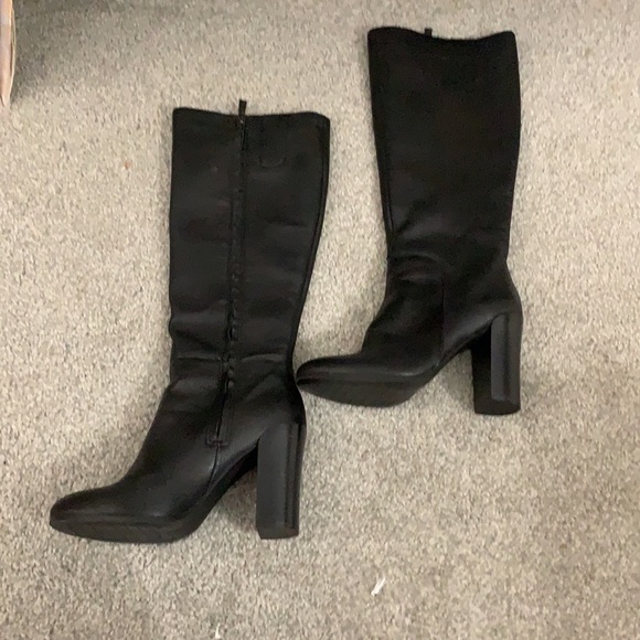 ⭐️ Kenneth Cole Leather Boots - Picture 2 of 5